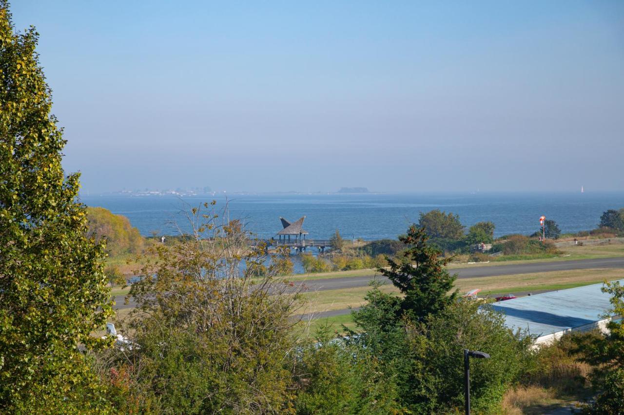 Bayview Hotel Courtenay Exterior photo